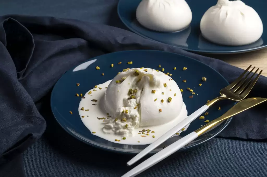 burrata pugliese - caseificio bontà contadine